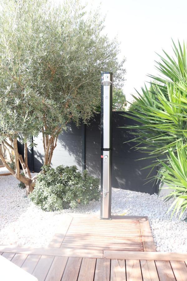 Le Petit Sud Apartment Carqueiranne Bagian luar foto
